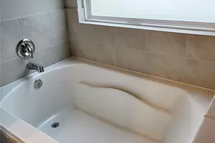 1002 Grand Emperor DR, Houston, TX 77073 - Photo 9
