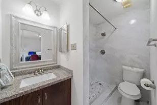 9850 Pagewood Ln, Houston, TX 77042 - Photo 23