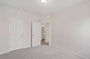8927 Silver Blf Ln, Baytown, TX 77521 - Photo 17
