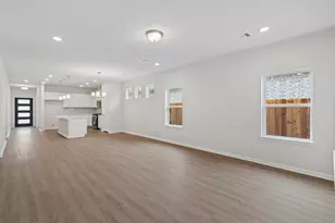 8927 Silver Blf Ln, Baytown, TX 77521 - Photo 13