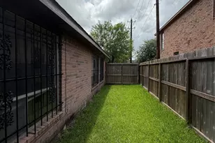 8662 Pearl Point St, Houston, TX 77044 - Photo 25