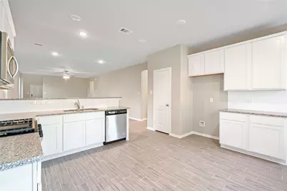 10714 Catclaw Court, Tomball, TX 77375 - Photo 9
