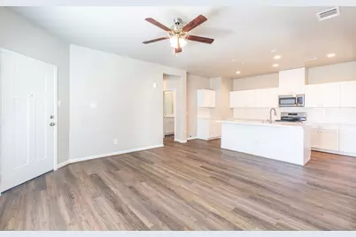 135 Park Place Circle #B, Waller, TX 77484 - Photo 3