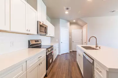 135 Park Place Circle #B, Waller, TX 77484 - Photo 7