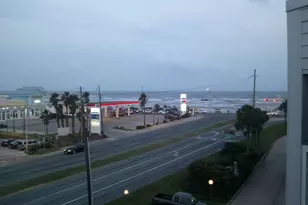 6102 Seawall Blvd, Galveston, TX 77551 - Photo 13