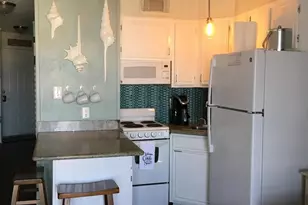 6102 Seawall Blvd, Galveston, TX 77551 - Photo 3