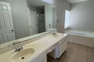 18203 Winding Timbers Ln, Humble, TX 77346 - Photo 9