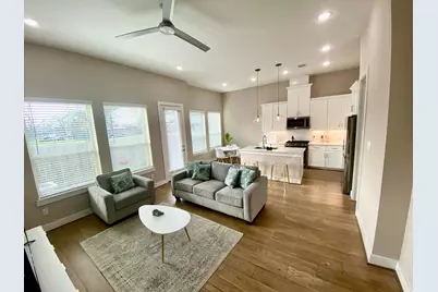 303 Queen Sude Lane, Houston, TX 77091 - Photo 3
