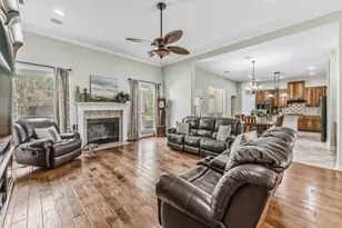 98 Heritage Oak Dr, Huntsville, TX 77320 - Photo 3