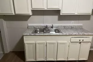 5939 Belarbor St, Houston, TX 77033 - Photo 7