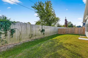 228 Laura Leigh Ln, Angleton, TX 77515 - Photo 37