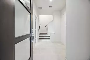 1811 Mills St, Houston, TX 77026 - Photo 9