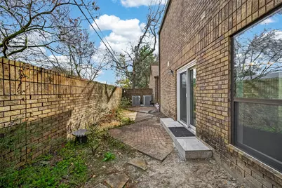 16 Town Oaks Place, Bellaire, TX 77401 - Photo 47