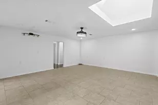 6281 25th St, Groves, TX 77619 - Photo 17