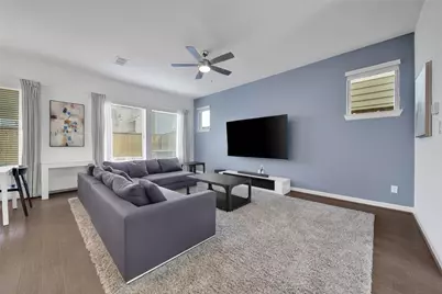 8710 Strongoak Lane, Houston, TX 77055 - Photo 5