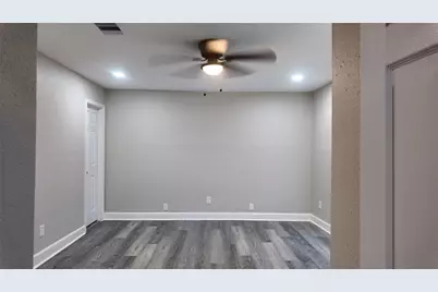 917 Temple Drive, Hitchcock, TX 77563 - Photo 9