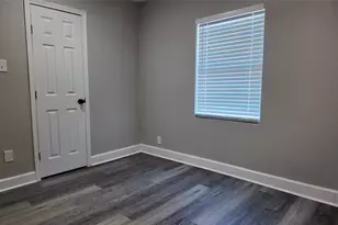 917 Temple Dr, Hitchcock, TX 77563 - Photo 15