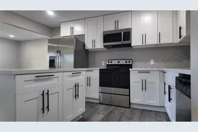 917 Temple Drive, Hitchcock, TX 77563 - Photo 5