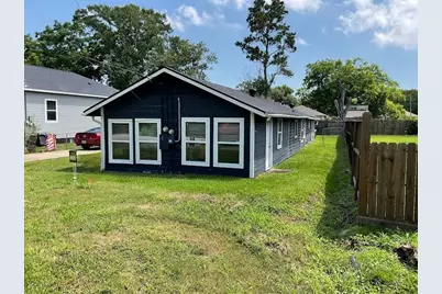 4711 3rd Street, Bacliff, TX 77518 - Photo 3