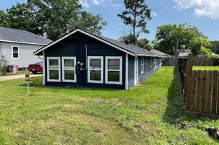 4711 3rd St, Bacliff, TX 77518 - Photo 3