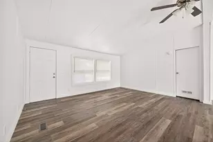 6018 Barney Ln, Rosharon, TX 77583 - Photo 9