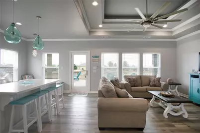 886 Sandollar, Crystal Beach, TX 77650 - Photo 5