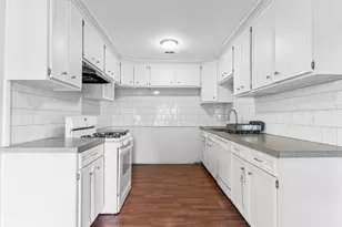 219 E Beecher Ave, Palacios, TX 77465 - Photo 7