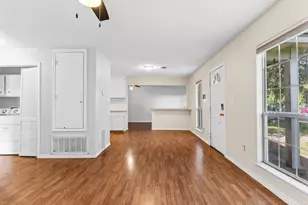 219 E Beecher Ave, Palacios, TX 77465 - Photo 7