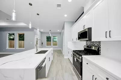 416 S 1st Street, La Porte, TX 77571 - Photo 13