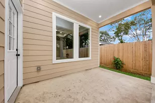 416 S 1st St, La Porte, TX 77571 - Photo 33