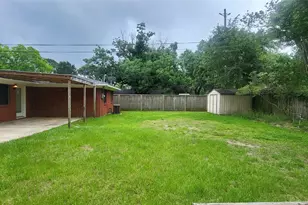 1902 Amy Dr, Baytown, TX 77520 - Photo 31