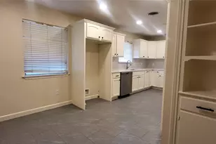 1902 Amy Dr, Baytown, TX 77520 - Photo 23