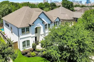 1113 Howard Ln, Bellaire, TX 77401 - Photo 1