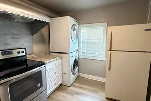 1126 1/2 Ryon St, Houston, TX 77009 - Photo 5