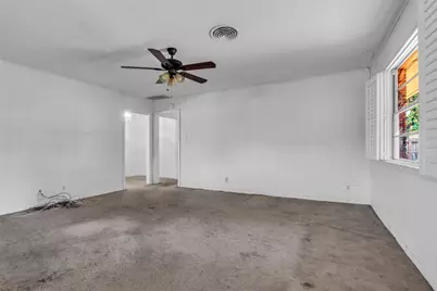4633 Hummingbird Street, Houston, TX 77035 - Photo 9