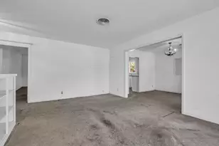 4633 Hummingbird St, Houston, TX 77035 - Photo 5
