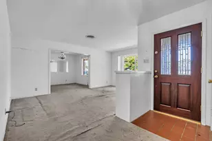 4633 Hummingbird St, Houston, TX 77035 - Photo 3