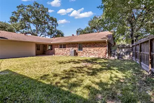 4633 Hummingbird St, Houston, TX 77035 - Photo 17