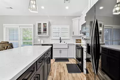 433 E Hickory Drive E, Livingston, TX 77351 - Photo 5