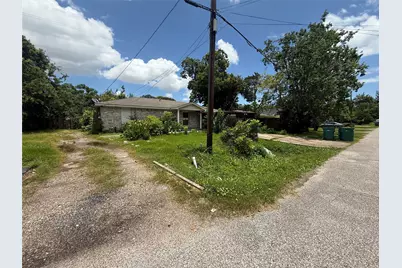 1019 Roosevelt Street, La Marque, TX 77568 - Photo 3
