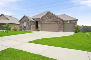 1228 Painted Bunting Dr, La Marque, TX 77568 - Photo 1