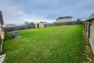 6902 Iris Ct, Baytown, TX 77521 - Photo 3