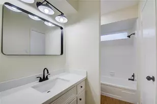 10606 Mills Flat St, Houston, TX 77070 - Photo 11