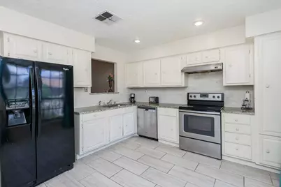 7423 Towerview Lane, Houston, TX 77489 - Photo 11