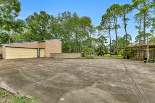 1102 Cowards Creek Dr, Friendswood, TX 77546 - Photo 23