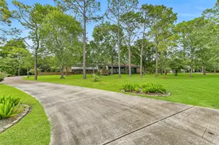 1102 Cowards Creek Dr, Friendswood, TX 77546 - Photo 1