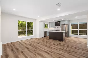79 N Pathfinders Cir, The Woodlands, TX 77381 - Photo 17