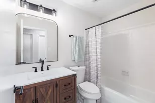 79 N Pathfinders Cir, The Woodlands, TX 77381 - Photo 33