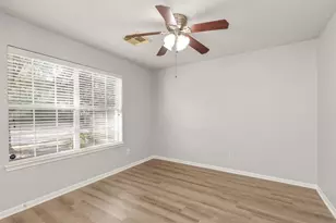 32126 Annice Ln, Pinehurst, TX 77362 - Photo 5