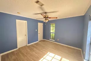 719 E Wildwood Dr, Village Mills, TX 77663 - Photo 21